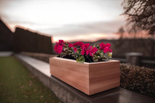 TRUHLÍK ZA OKNO TROPIC