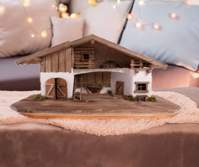 WEIHNACHTSKRIPPE AUS HOLZ MIT STÄLLEN