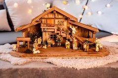 DŘEVĚNÝ BETLÉM SE STUDNOU DŘEVĚNÝ BETLÉM SE STUDNOU