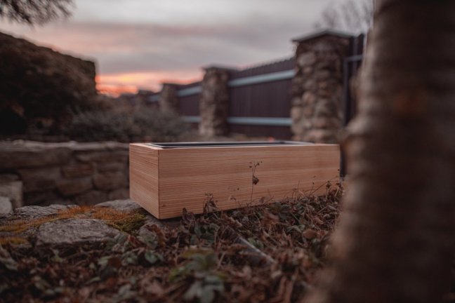 TRUHLÍK ZA OKNO TROPIC