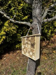 HOTEL FÜR INSEKTEN - Schiefes DACH